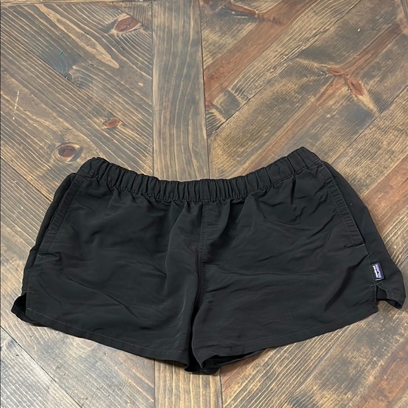 Patagonia Pants - Patagonia black womens size large shorts